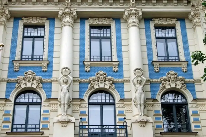 Ornamental abundance on Strēlnieku Street